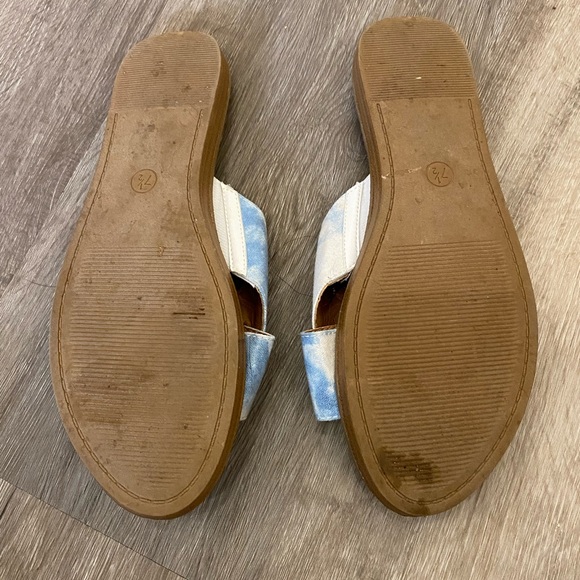 Universe Thread Sandals - Picture 2 of 5